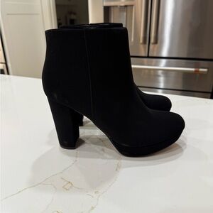 Elegant Black Ankle Boots